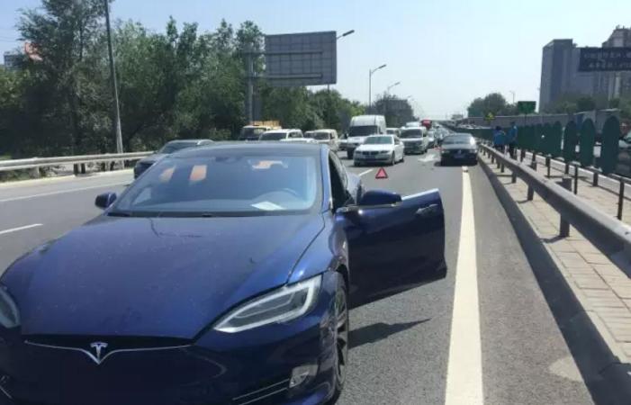 首例特斯拉Autopilot死亡事故发生在美国?央视称今年1月中国已发生致死事故